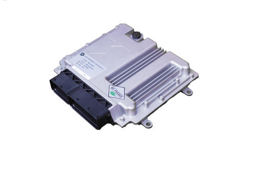 包含高压配电盒、绝缘检测装置和碰撞断电装置