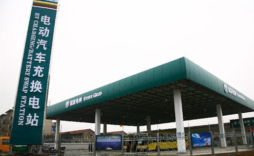 在工作人员的指引下