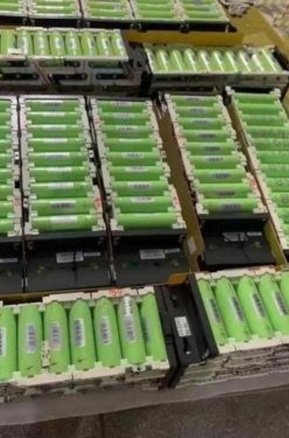 正极材料体系正从当前主流的磷酸铁锂和高镍三元