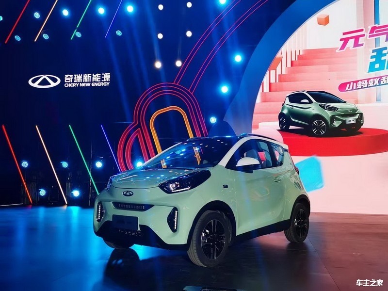 尤其涉及一种用于新能源动力电池的柔性氢气气体传感器