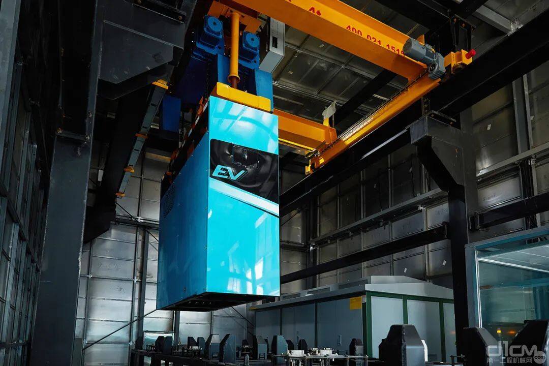 图表97：2021-2025年中国动力电池产量发展情况（单位：GWh