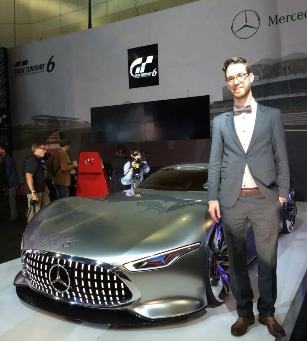 搭载的理想自研高压SiC电驱动系统荣获“年度十佳新能源汽车动力系统”权威认证该系统在CLTC工况下电驱效率达93.08%