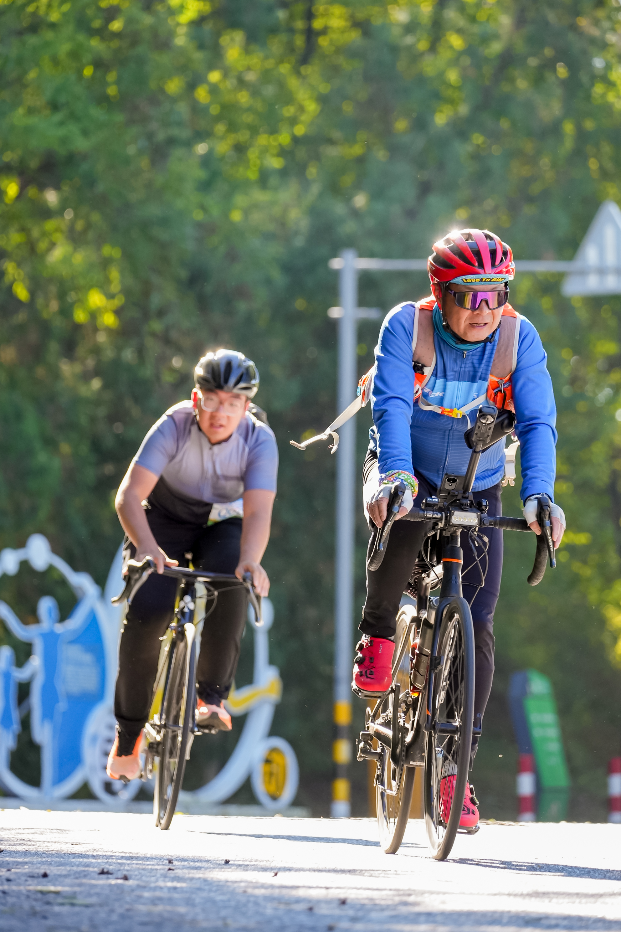 六百名骑行爱好者齐聚北京昌平山水林间慢骑绽