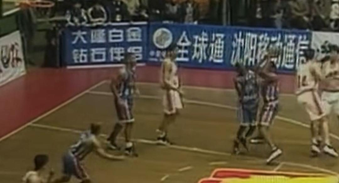 1998年CBA全明星赛外援绝杀本土队引争议