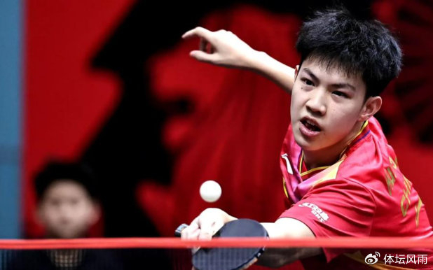20岁小将黄友政力克印度主力塔卡晋级男单32强