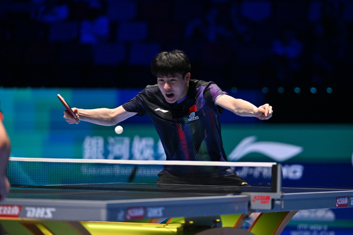 19岁温瑞博逆转阿尔及利亚选手 斩获世界杯首胜