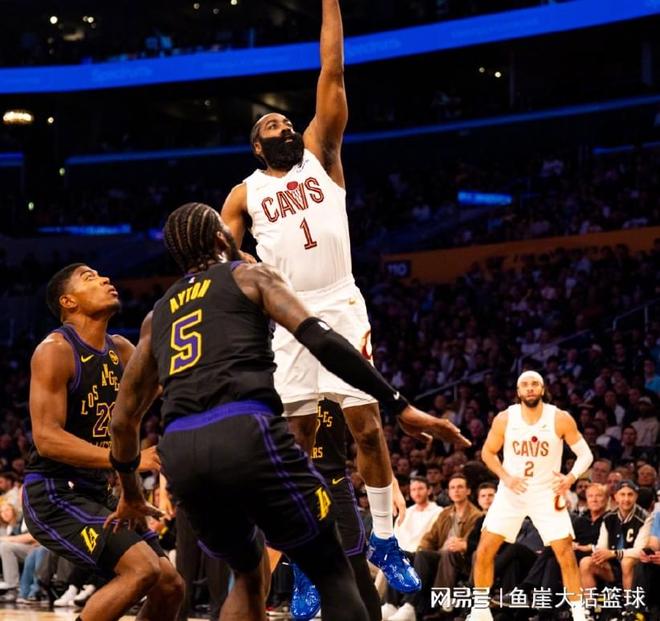 NBA常规赛收官战：湖人锁定季后赛席位 活塞登顶