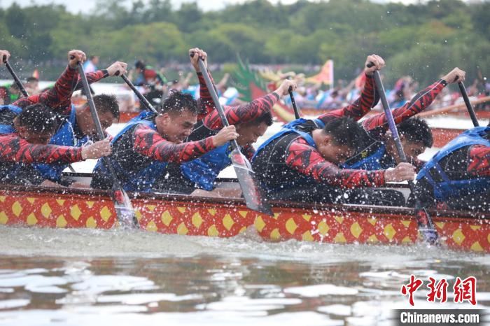 肇庆星湖上演速度与激情：粤港澳大湾区职工龙