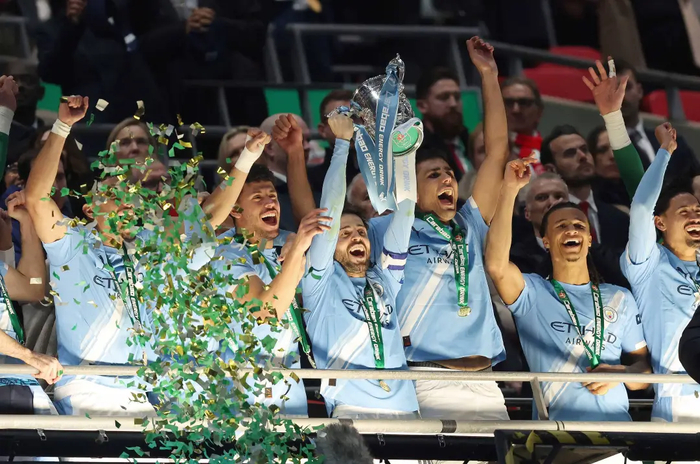 曼城中场席尔瓦九载传奇终章 20号背影见证王朝